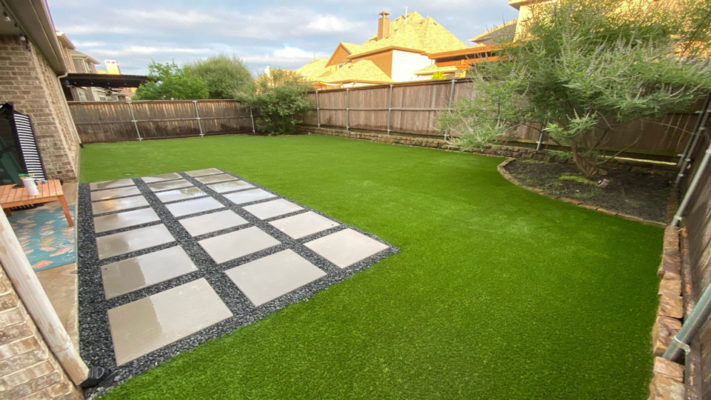 Small-garden-artificial-grass-project-(1)